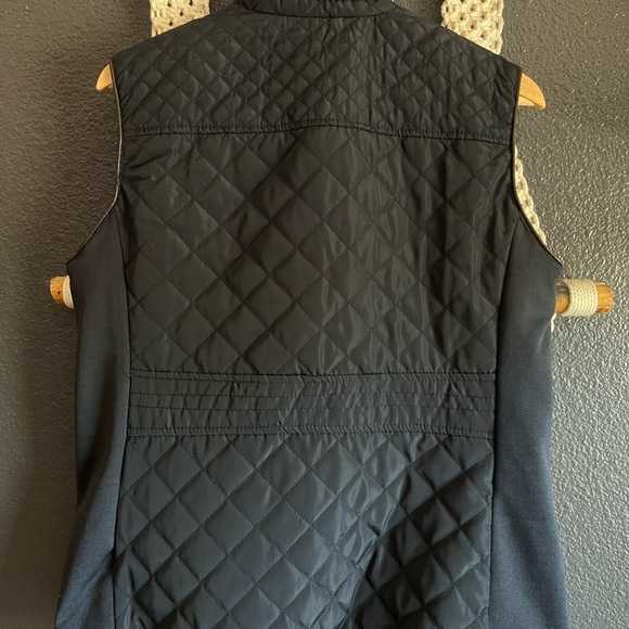 Cavalini Navy Quilted Full with Gold zippers Vest Woman's Size M - Picture 2 of 6